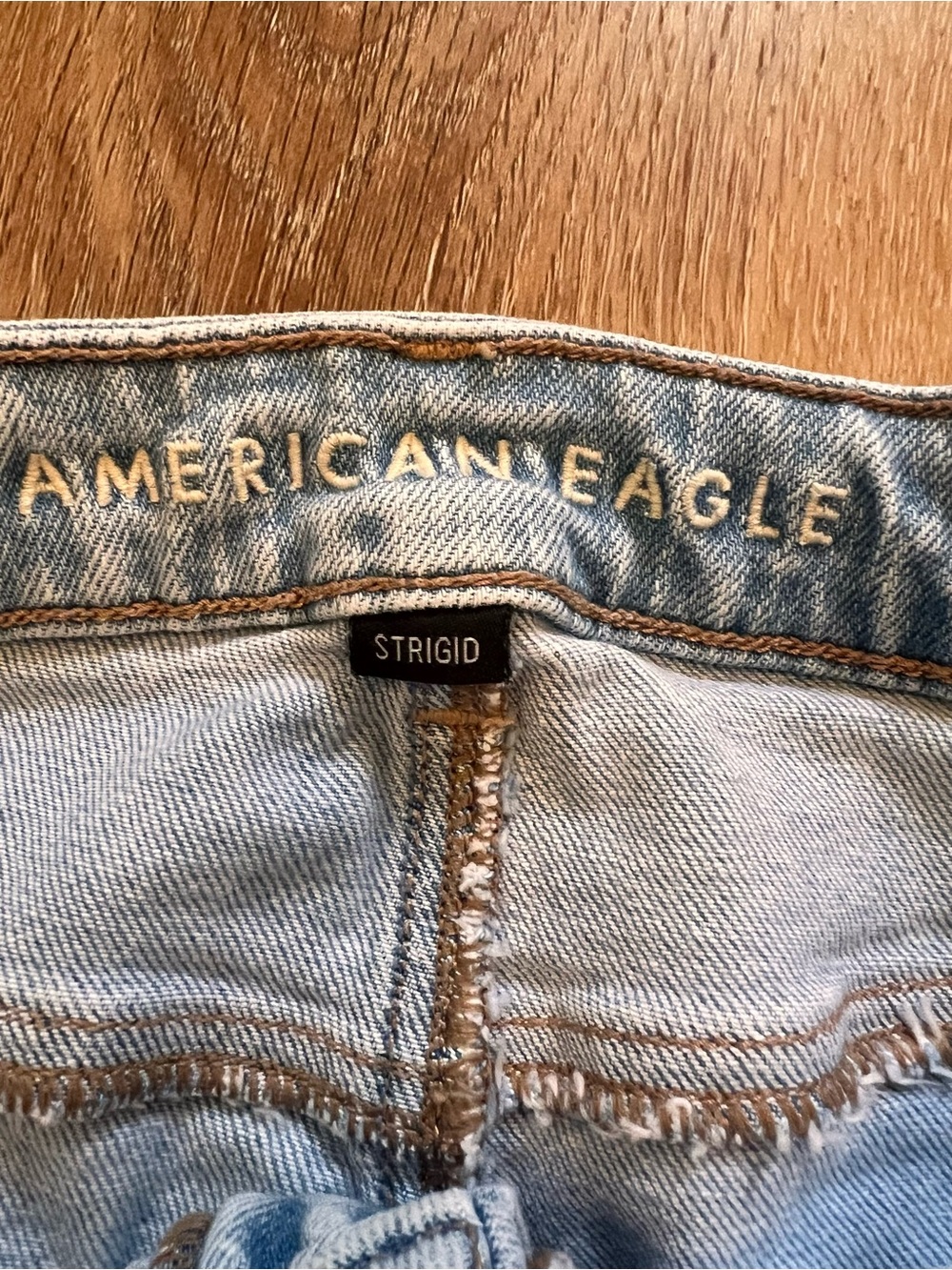 American Eagle Mom Jean 10 Short - - Picture 2 of 8